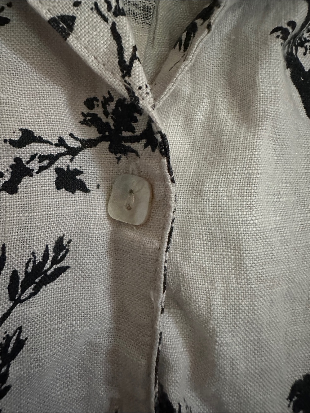 Sleeveless Linen Button-Front Top - Picture 5 of 9